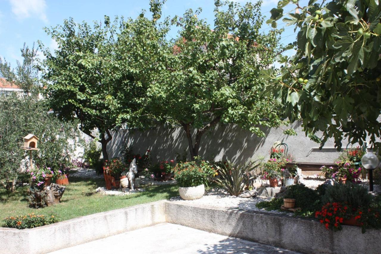 Small Apartment For A Great Holiday Zadar Exterior foto